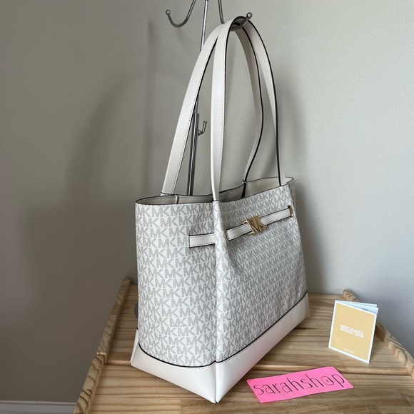 🌼Michael Kors Purse - Picture 3 of 14